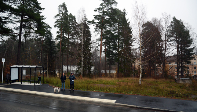 Our top priority site is just beside a bus stop on the street "Bernhard Jacobowskys väg" in Ulleråker.